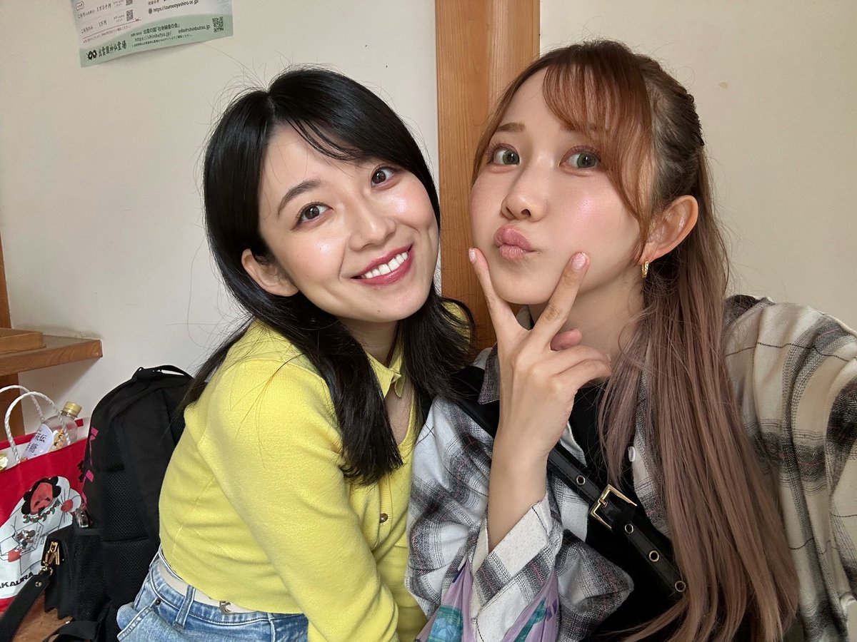 kyoka_isohara's tweet photo. ボイトレの先生が「練習の成果を感じられる歌声でしたね」と褒めてくれたので、幸先いいです😌🎤🎶

さて、birthday liveまで1ヶ月切りました！
最初で最後のLiveになるかもしれないので😛みなさまぜひ遊びに来てください〜🤍
トークにライブにゲームにてんこ盛りですっ！
🎫
https://t.co/axFs9I9sss https://t.co/0rTpoxA5no