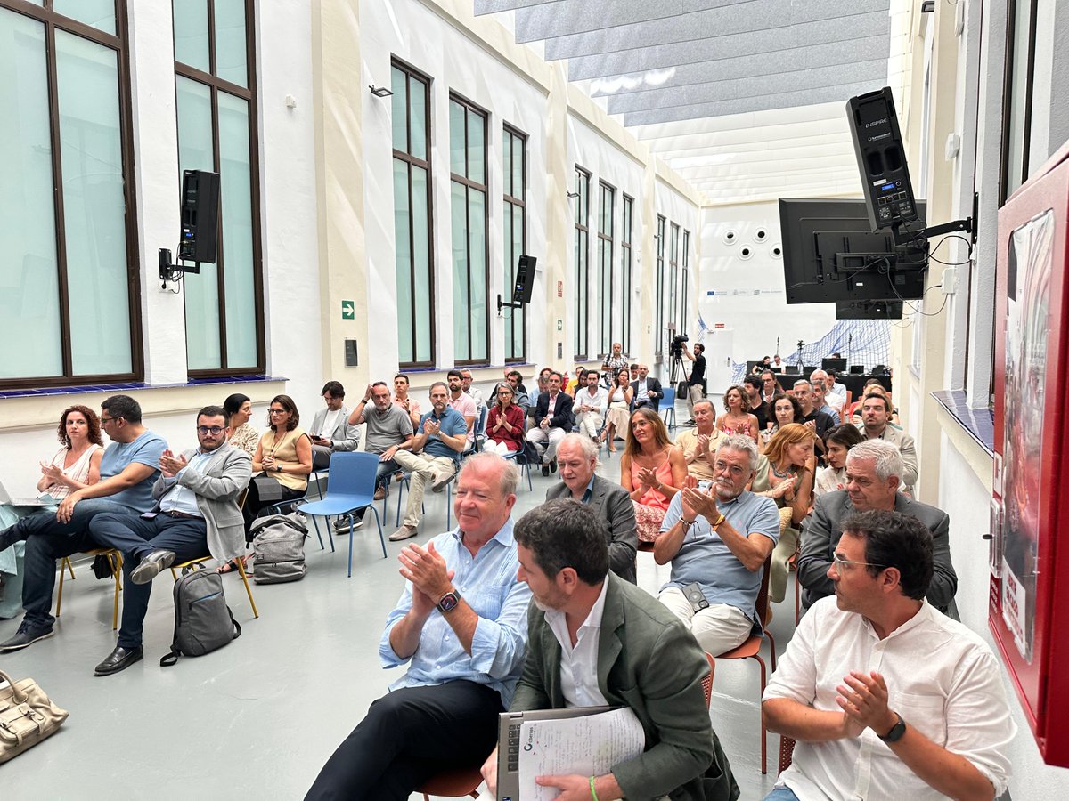 AMETIC (@ametic_es) on Twitter photo 🎉 Llegamos al final de “Gemelos Digitales: Innovación al servicio del territorio”
Un agradecimiento a <a href="/Adolfo_Borrero/">Adolfo Borrero</a> (<a href="/AMETIC_es/">AMETIC</a>) y Alicia Izquierdo (Ayuntamiento de <a href="/malaga/">Ciudad de Málaga</a>) por la clausura, destacando la importancia de seguir impulsando la transformación digital de nuestras 🎉 Llegamos al final de “Gemelos Digitales: Innovación al servicio del territorio”
Un agradecimiento a <a href="/Adolfo_Borrero/">Adolfo Borrero</a> (<a href="/AMETIC_es/">AMETIC</a>) y Alicia Izquierdo (Ayuntamiento de <a href="/malaga/">Ciudad de Málaga</a>) por la clausura, destacando la importancia de seguir impulsando la transformación digital de nuestras