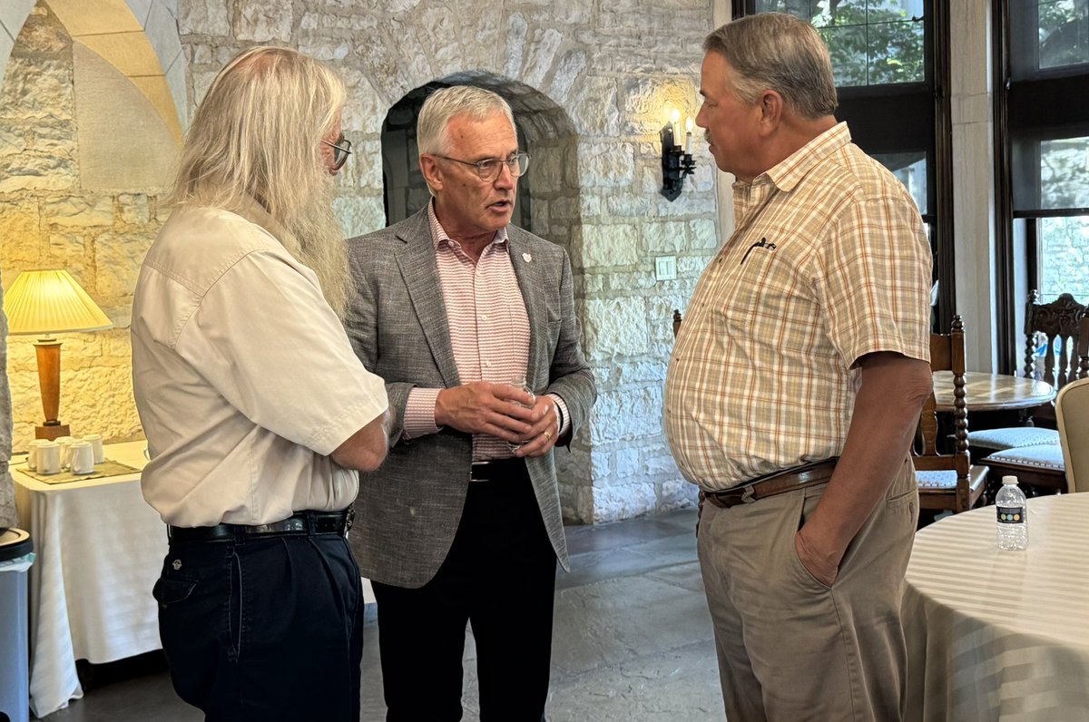 LtGovJimTressel's tweet image. I had a great time meeting with a group of Ohio sportsmen earlier this week! Appreciate their commitment to keeping our natural resources healthy and preserving our outdoor traditions for future generations.