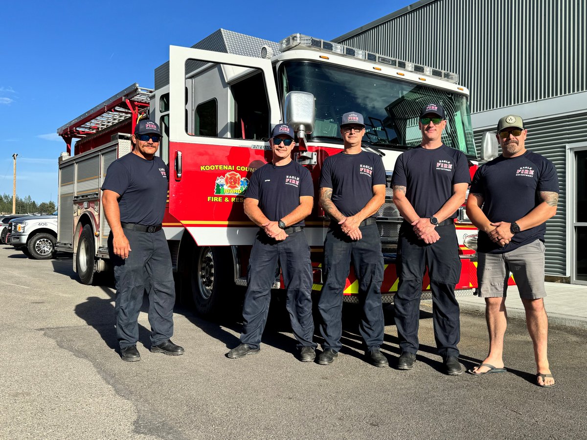 Eaglefire_Dept's tweet photo. This week, members of the Eagle Fire Department have traveled north to support our brothers &amp; sisters at Kootenai County Fire &amp; Rescue by covering their shifts. allowing those to attend the funeral services of Battalion Chiefs Morrison &amp; Harwood.
We are honored to stand with you. https://t.co/3ot9HW0xf3