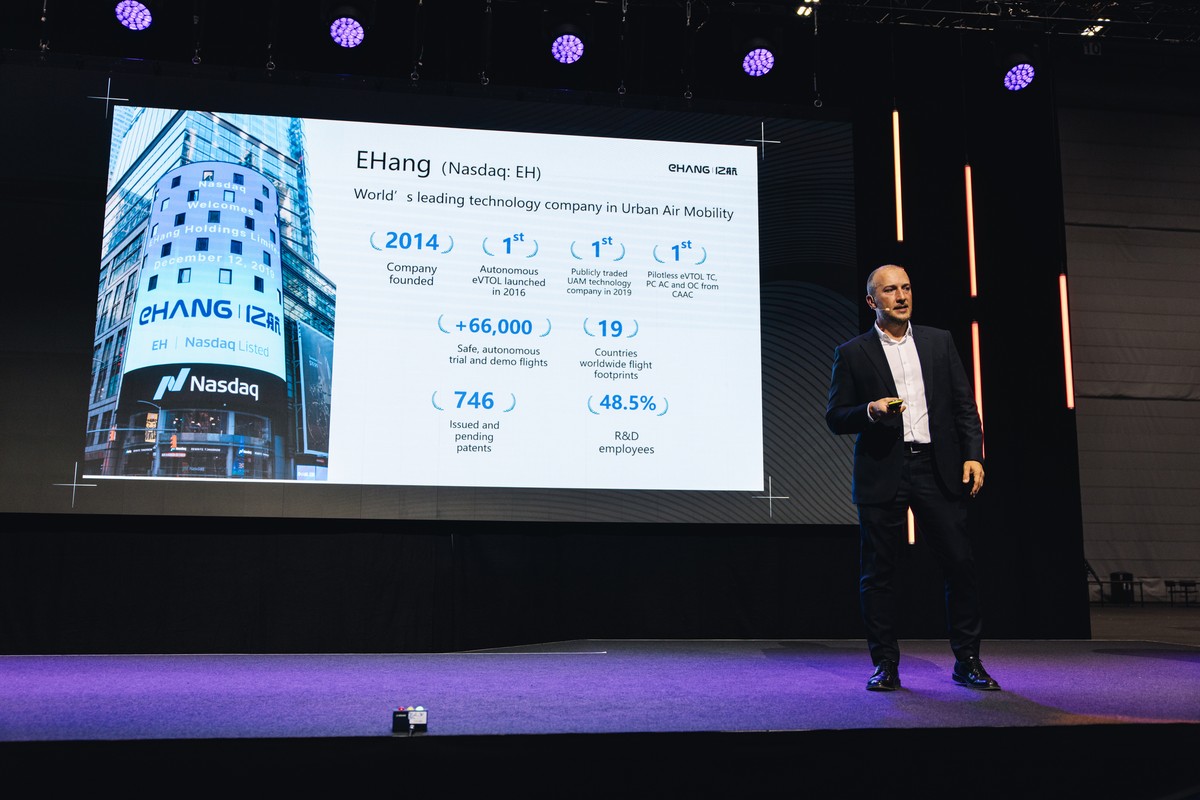 AIforGood's tweet image. Earlier at the #AIforGood Global Summit!
👉 Pedestrian Autonomous Driving for the Blind: Reimagining AI for Global Inclusion
Self-driving for cars? Now imagine it for people. In a powerful keynote, we witnessed the debut of a wearable navigation device that uses haptic feedback…