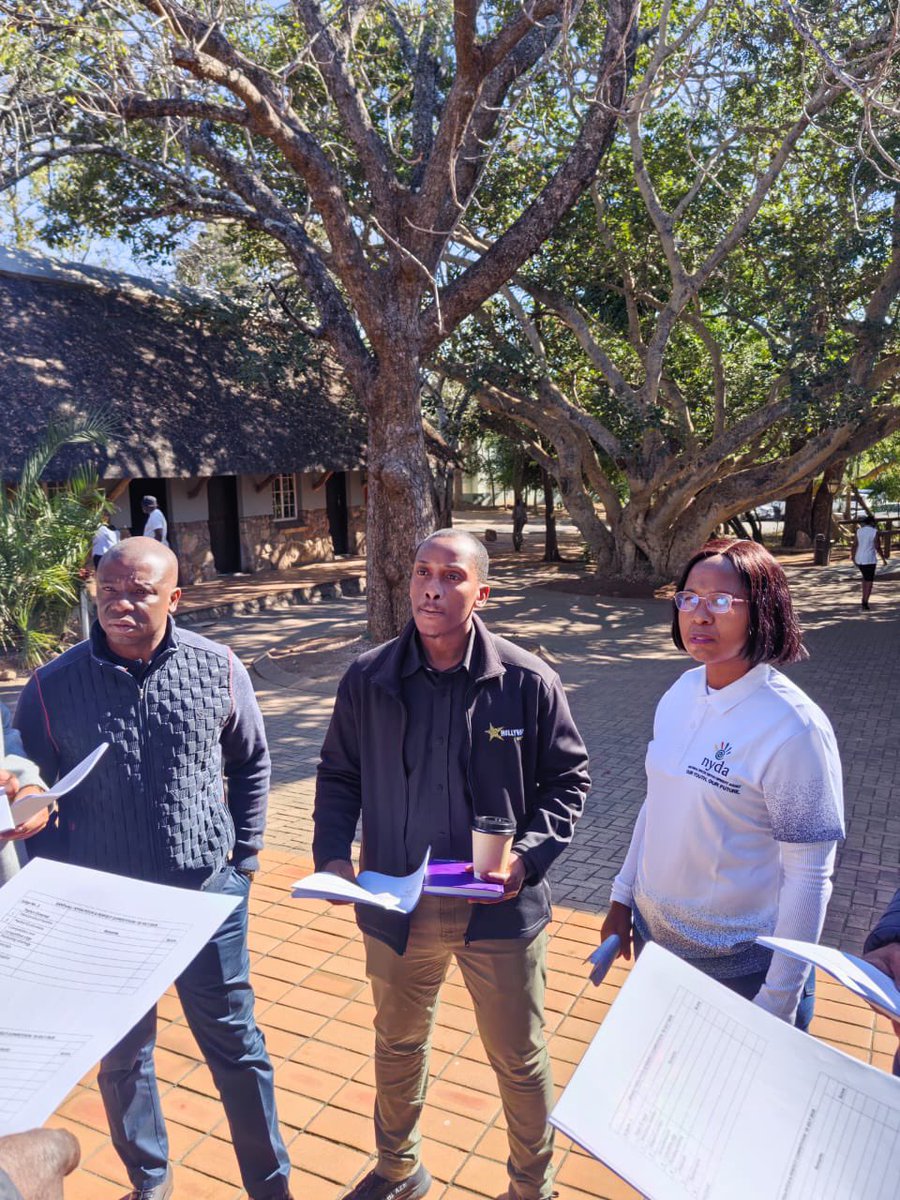 HWBFoundation's tweet image. The Hollywood Foundation, in partnership with the NYDA and SANParks, proudly hosted the Pitch and Perfect Empowerment Competition at Kruger National Park’s Skukuza Rest Camp.
This impactful initiative is designed to uplift and empower SMMEs by providing business growth funding…