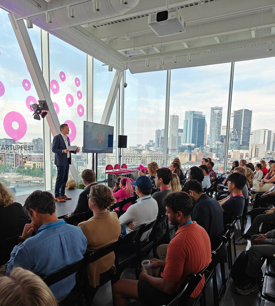 EvanLSolomon's tweet image. Ce matin à @StartupFest à Montréal, j’ai vu comment l’IA propulse une grande opportunité économique pour le Canada : l’économie bleue.
De la tech marine aux outils pour repérer les engins fantômes—voilà l’innovation canadienne en action.