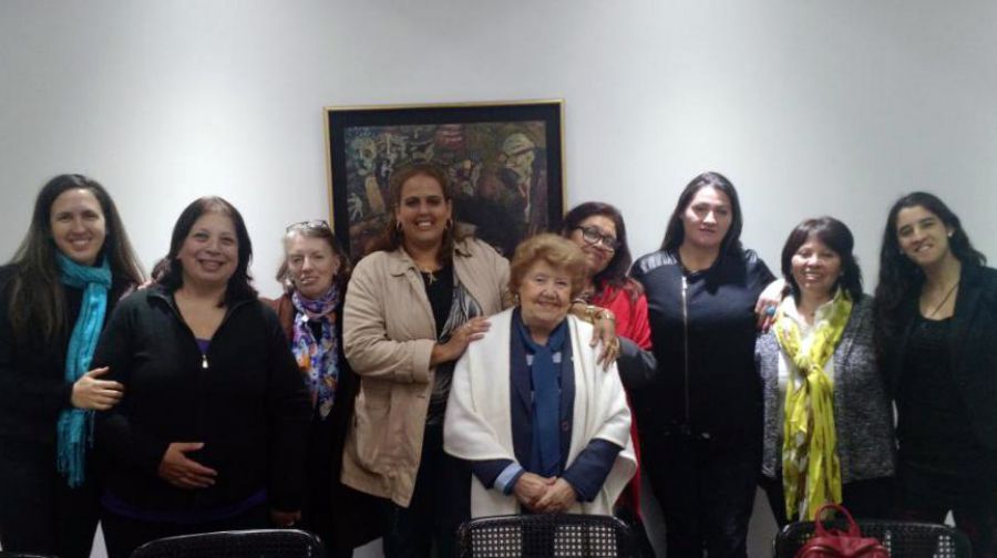 Triste noticia nos llega desde Buenos Aires. Se ha marchado de este mundo Nita Silvestrini, amiga entrañable de #Cuba y la Revolución. Conocí a Nita en 1995. En esa fecha ya era un referente del poderoso movimiento de solidaridad con nuestro país en #Argentina. Gracias Nita.