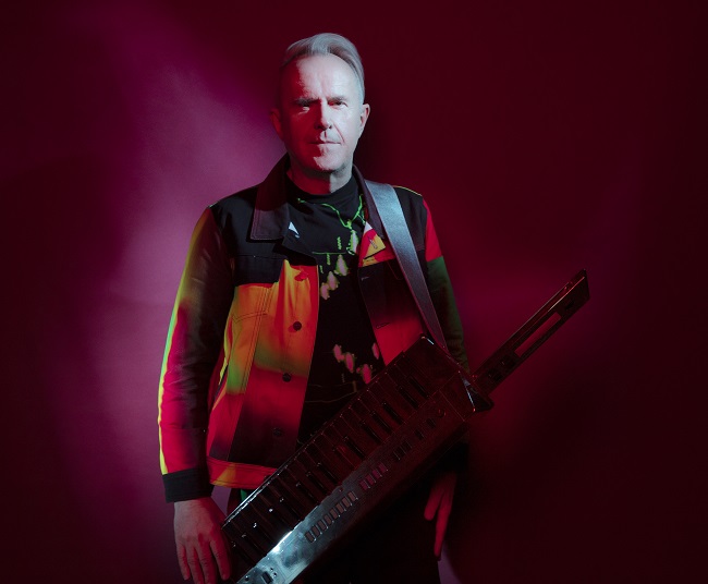 Sixtyplusurfers's tweet image. Sixtyplusurfers is thrilled to feature an exclusive interview with electronic music pioneer and chart-topping singer-songwriter Howard Jones.
Read the full interview now on the Sixtyplusurfers Music page at
sixtyplusurfers.co.uk/music