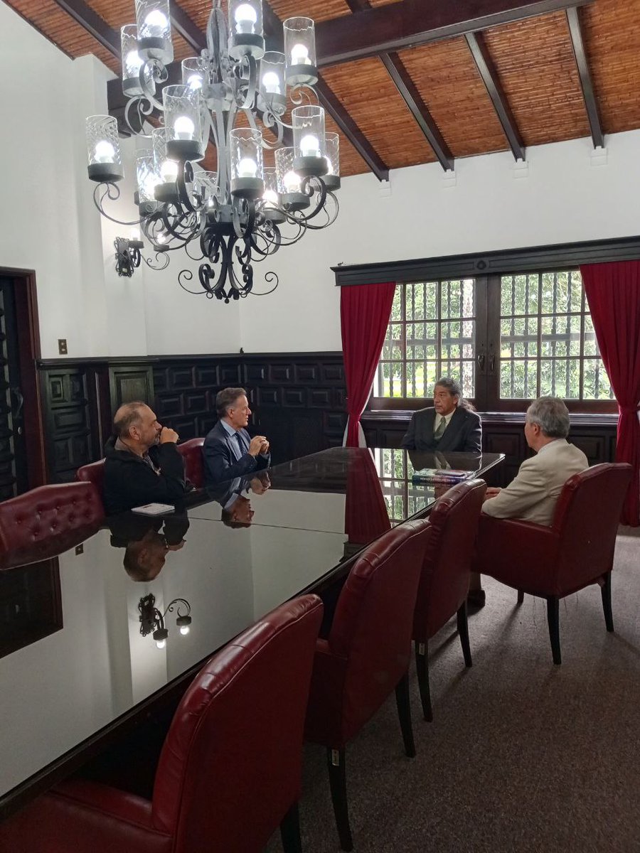 campusb's tweet image. Autoridades rectorales de la USB reciben al Embajador de España, Sr. Álvaro Albacete, y al Consejo Cultural Pedro Martínez - Avial. En la reunión, discutieron posibles intercambios académicos y culturales.
#prensausb
#usbve
#campusb
#usbnoticias