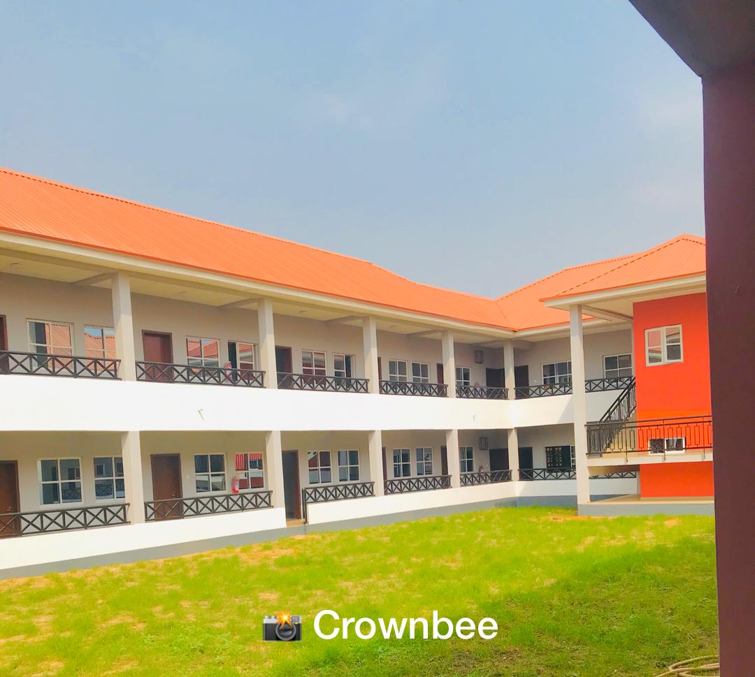 ibsoats's tweet image. This is First Technical University, Ibadan. 24/7 electricity. Water running like a thief. Serene and secured environment. Bring your wards☺️🤲🤲