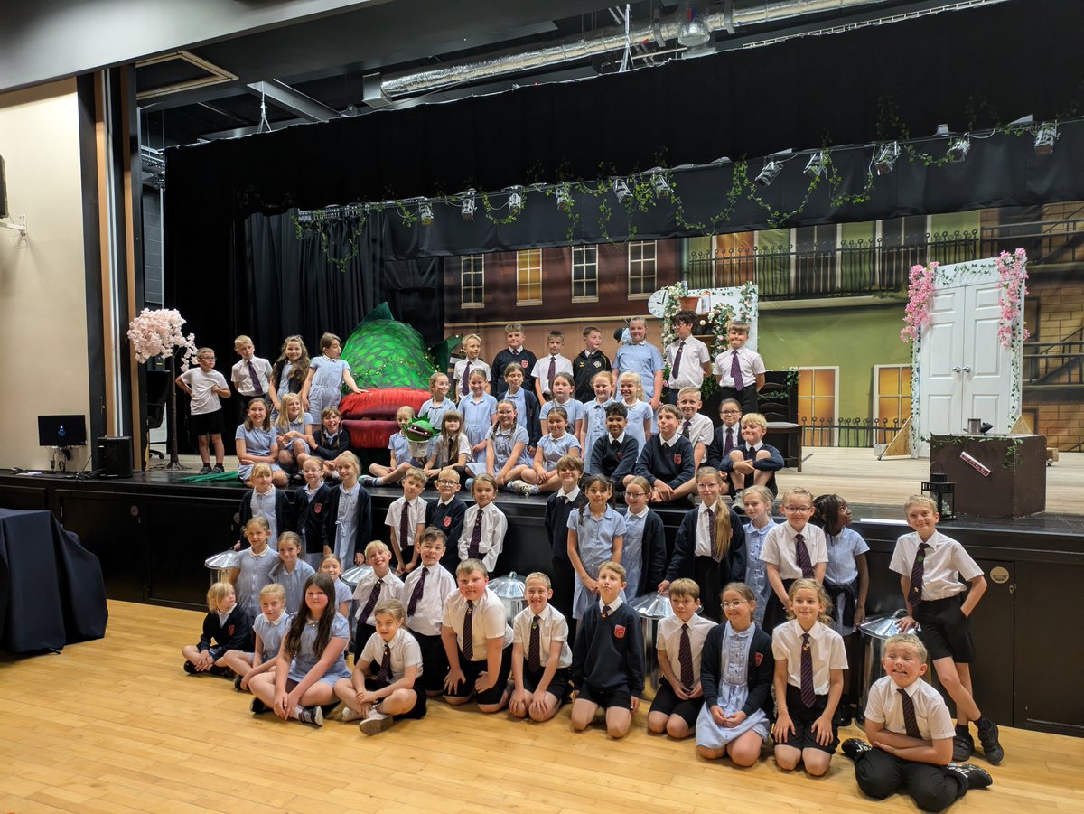 Year 4 loved watching the performance of Little Shop of Horrors at Carleton High School this week. The music, set, singers, dancers were all amazing!! Well done to all of those in putting on such a great show!