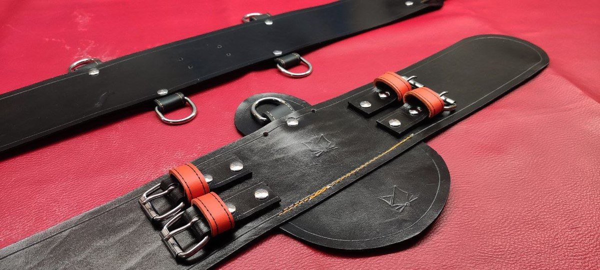 CraftsAndrew's tweet image. Work in progress 
custom decorative pony play harness 
- Without side cuffs and belt - 
black and orange colors 

available on full custom orders only 

#leatherharness #leatherwork #ponyplay #ponyplayharness