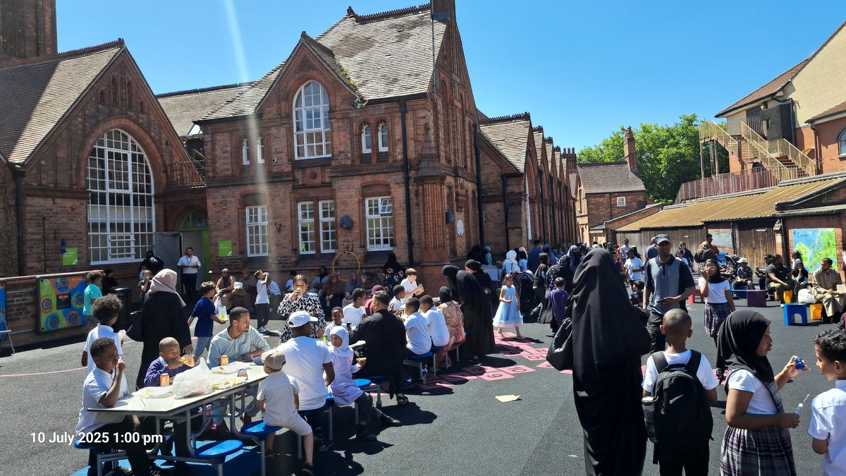OliveSmallHeath's tweet image. Our Summer Fair was a huge hit – full of fun, games, delicious food and, to top it all off, amazing weather! Thank you to everyone who joined us and made it such a fantastic day! 🎉🎈 #SummerFair #CommunityFun
#WeAreStar