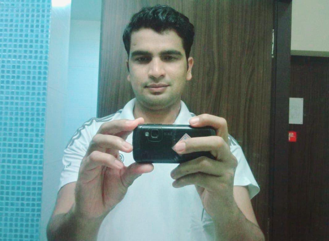 ट्विटर के मेरे मित्र <a href="/Param_117/">Param</a>जी की पुरानी id काका ने अपने पास रख ली है अब आप उन से इस नई id <a href="/Param_117_/">Param Choudhary</a> से जुड़ सकते है