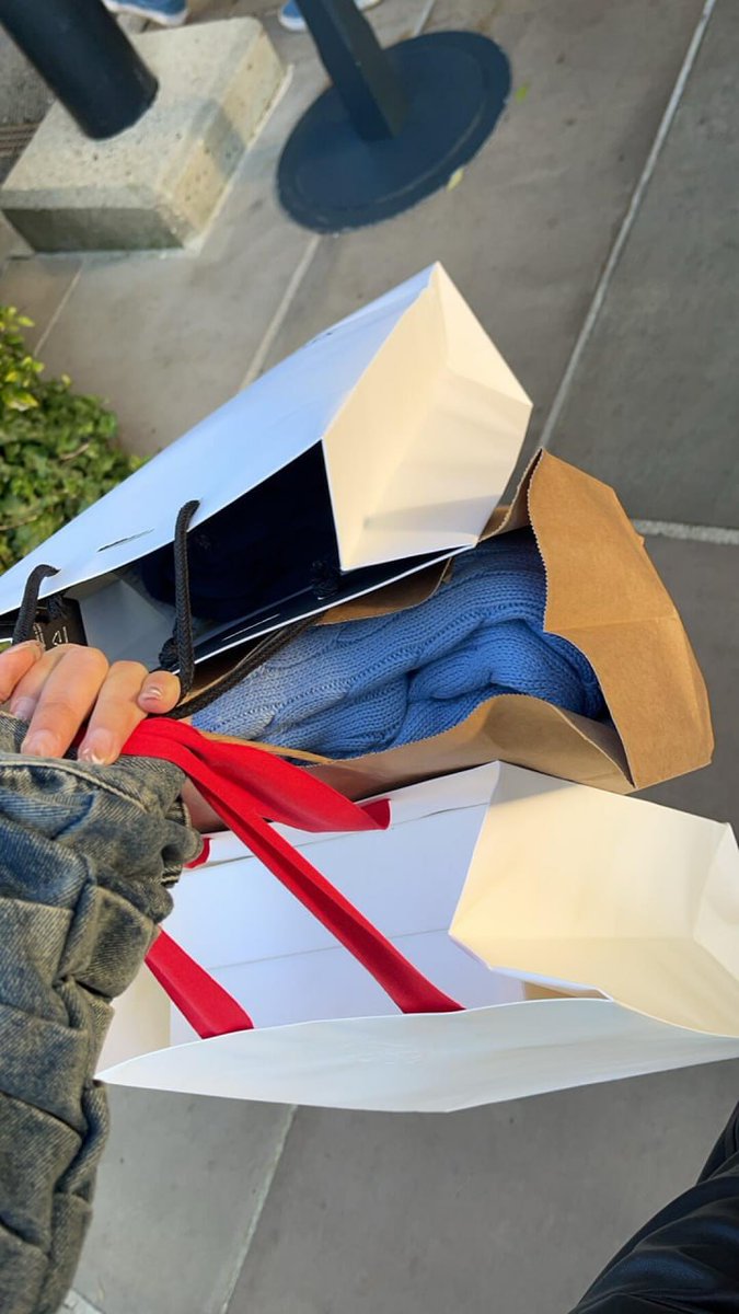 I did some shopping for myself today.
#London #MAGA