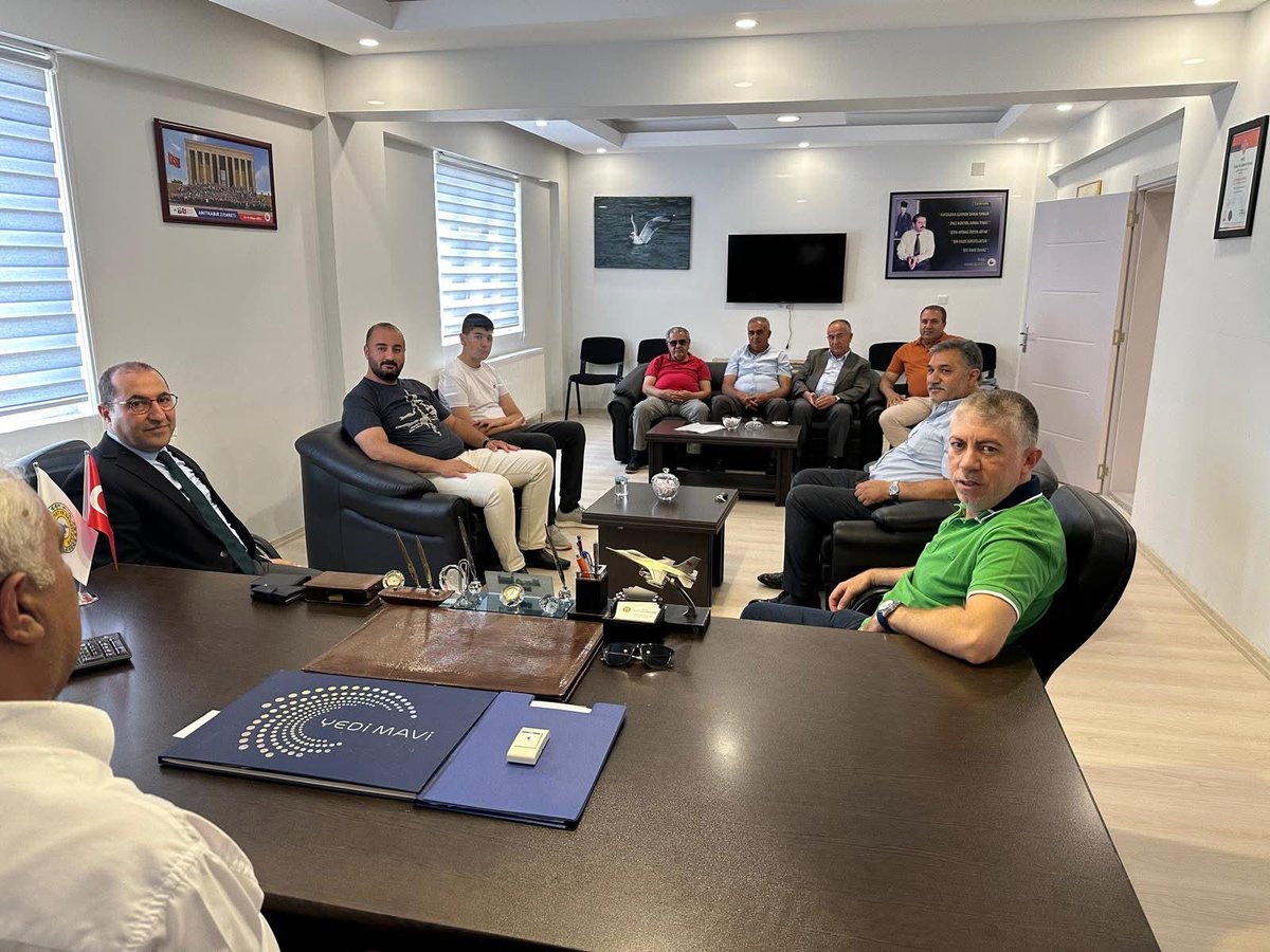 Van YYÜ görevini tamamlayarak Ankara Üniversitesine geçen aynı zamanda  TOBB/TEPAV Van İli Akademik Danışmanlığı görevini sürdüren ve Çevre ve Şehircilik Politikaları Başkan Yardımcısı Sn. Prof. Dr. Abdulmenaf TURAN'a odamız adına plaket takdim edildi. 
<a href="/RHisarciklioglu/">Rifat Hisarcıklıoğlu</a>