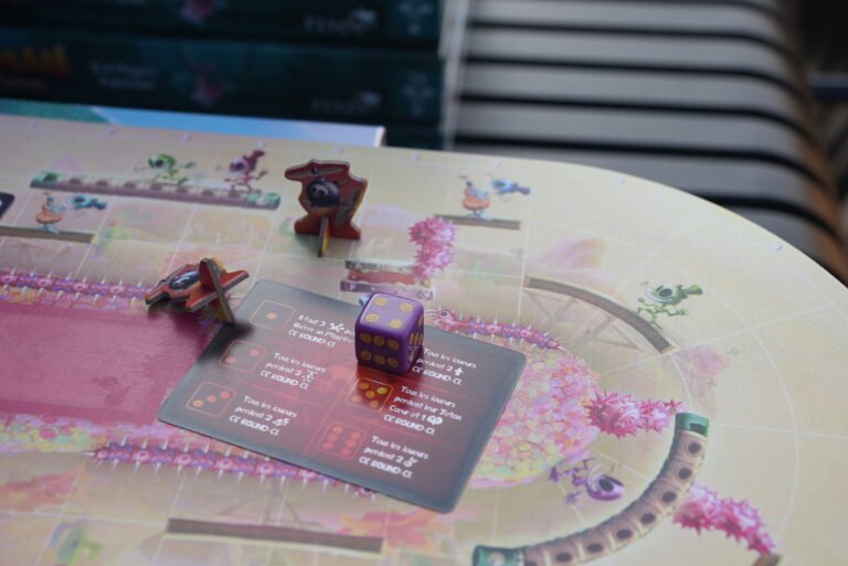 RaymanTogether's tweet image. Some new photos of Rayman: The Board Game from Flyos! #Rayman #Ubisoft