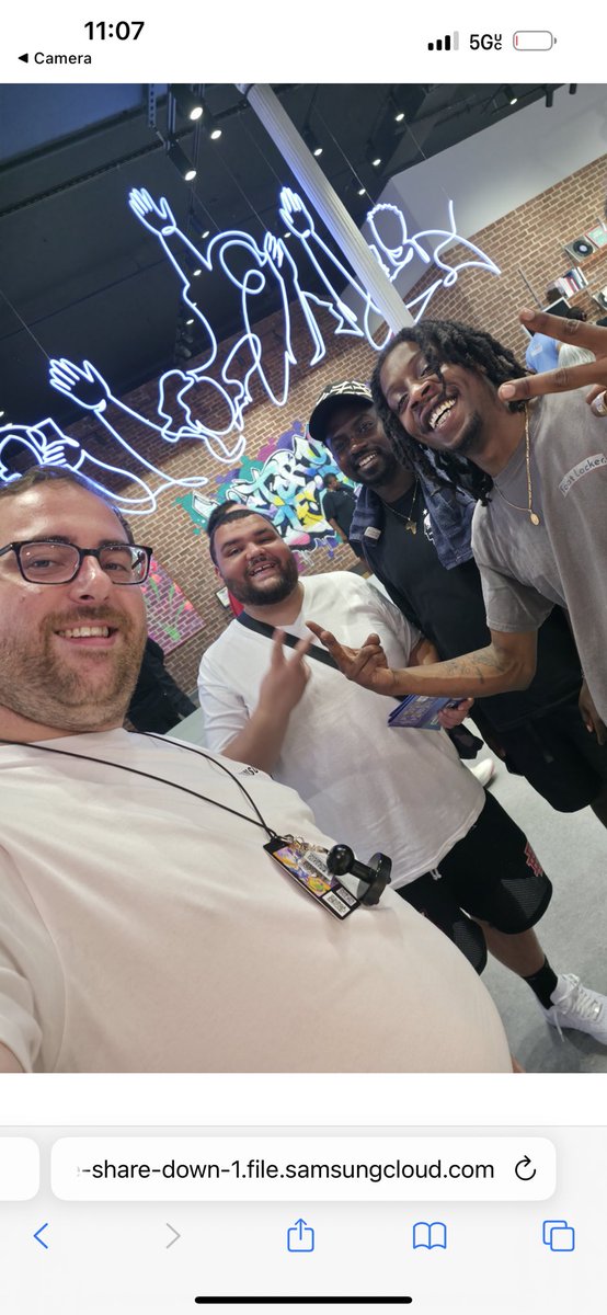 ItsJulsBruh's tweet photo. #GalaxyExperience Space #GalaxyAI #GalaxyZFlip7 #GalaxyZFold7 https://t.co/qIbRroGUmD