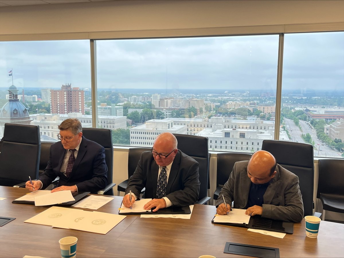 SCcommerce's tweet image. Congratulations to Fine Organics on establishing operations in Union County! To celebrate the announcement, company leadership joined S.C. Commerce representatives, along with state and local leaders, for a ceremonial signing.

Learn more: bit.ly/4lrh0gi