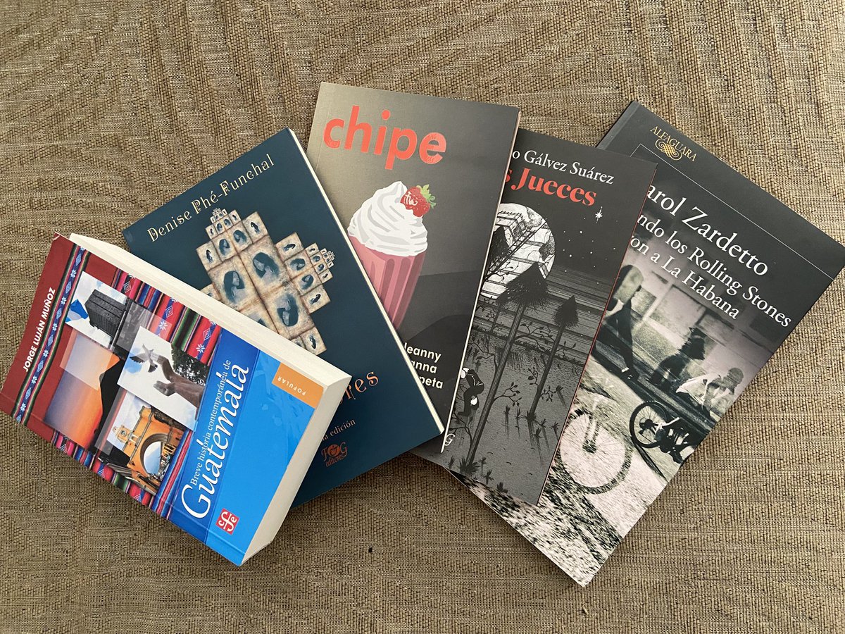 Rodrigo Blanco Calderón (@atajoslargos) on Twitter photo Lo que más me gusta de viajar es la oportunidad de conocer a nuevos autores (nuevos para mí, obviamente). De Guatemala me traje estos títulos:
Los jueces, de <a href="/ArnoldoGalvez/">Arnoldo Gálvez</a>
Chipe, de <a href="/JeannyChapeta/">Jeanny Ivanna Chapeta</a>
Cuando los Rolling Stones llegaron a La Habana, de <a href="/CZardetto/">carol zardetto</a>
Las flores, de Lo que más me gusta de viajar es la oportunidad de conocer a nuevos autores (nuevos para mí, obviamente). De Guatemala me traje estos títulos:
Los jueces, de <a href="/ArnoldoGalvez/">Arnoldo Gálvez</a>
Chipe, de <a href="/JeannyChapeta/">Jeanny Ivanna Chapeta</a>
Cuando los Rolling Stones llegaron a La Habana, de <a href="/CZardetto/">carol zardetto</a>
Las flores, de