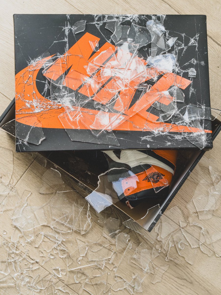 The expectations were sky high And……..shattered!
Good news for the ones who really want these though.

I’ve heard the opinions and seen the takes on the 2025 Air Jordan 1 High ‘Shattered Backboard’ — people saying they don’t compare to the 2015s. Complaints about the leather,