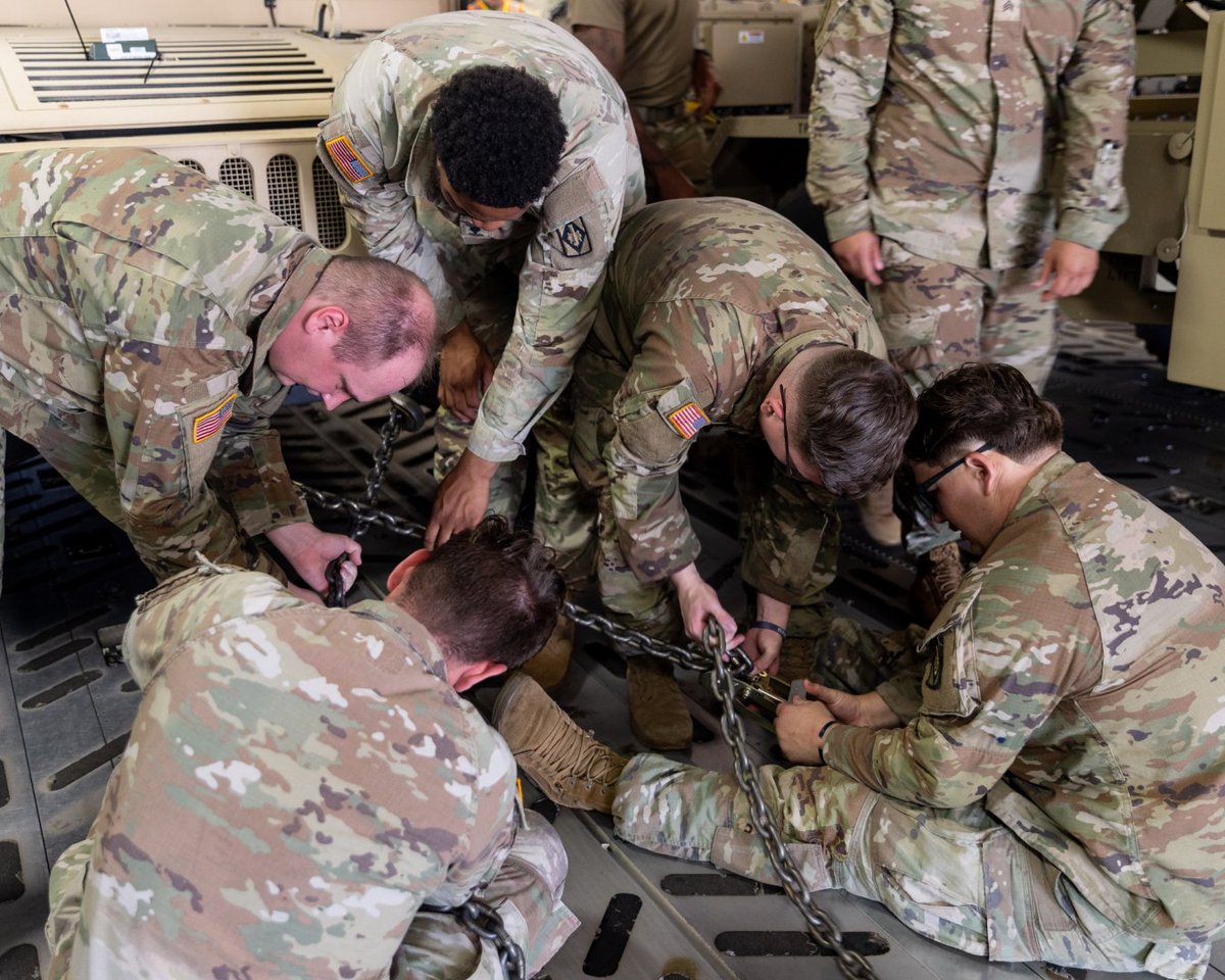 iiiarmoredcorps's tweet image. Soldiers from 1-14th FAR, 75FAB, deploy to Europe for Operation Atlantic Resolve joining NATO allies in rigorous exercises to boost interoperability, readiness, and deter aggression across the region.
#IIIArmoredCorps | @USArmy | @FORSCOM