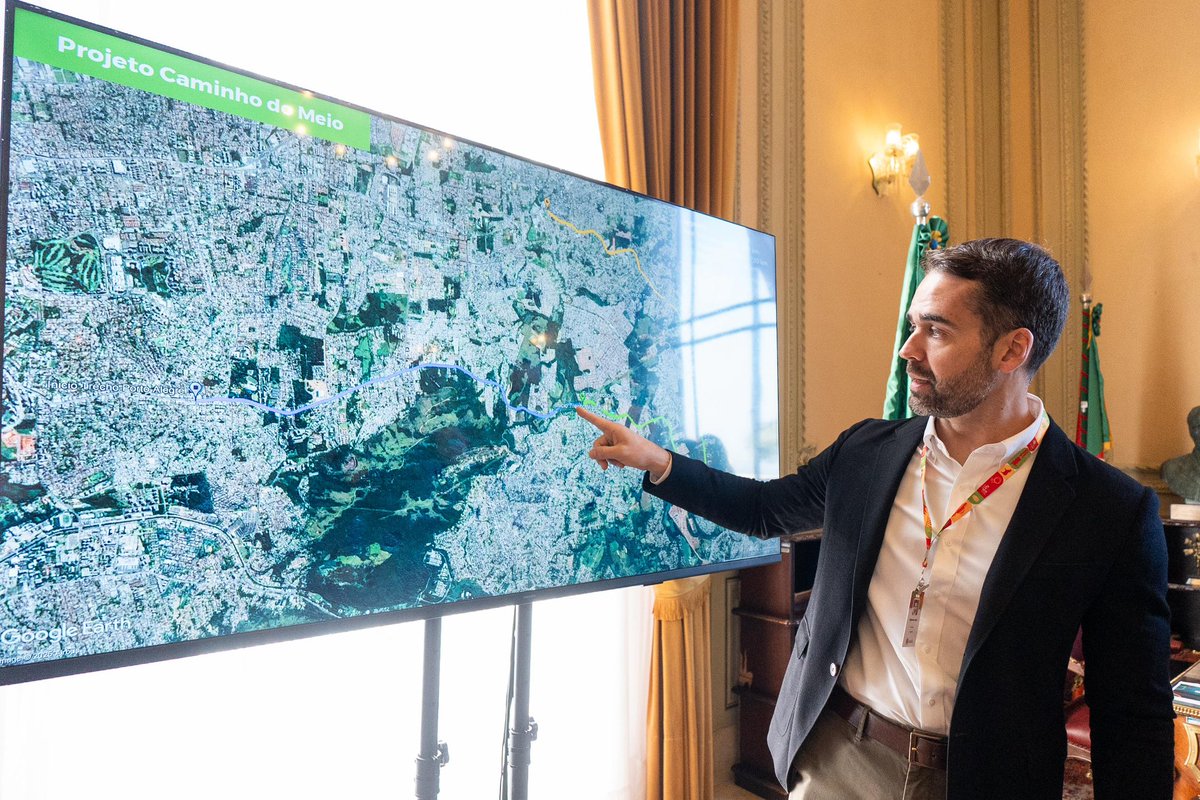 EduardoLeite_'s tweet image. Não é promessa, é realidade! O governo do RS deu hoje um passo decisivo para melhorar a mobilidade na Região Metropolitana: foi lançada a licitação da duplicação do trecho de Viamão da Estrada Caminho do Meio.
Mais de 11 km serão revitalizados com investimento de R$ 146,1…