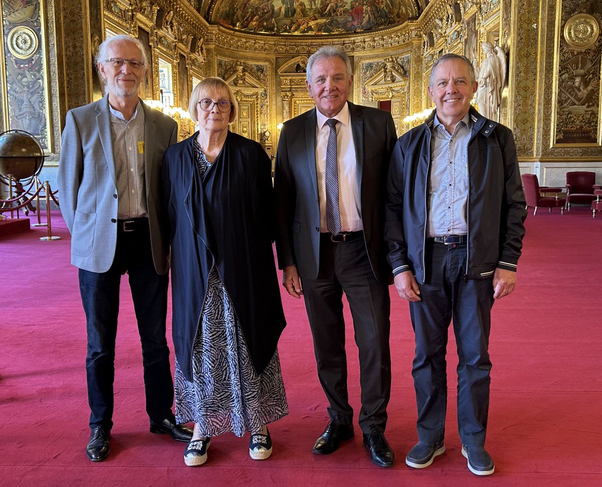 🤝 Plaisir de retrouver Armelle Aubriet, Yves Londechamp, co-présidents du Codesqy, &amp; Gérard Bachelier membre et ex président <a href="/CCI_78/">CCI 78</a> pour évoquer :

👉les évolutions législatives des conseils de développement 
👉le rôle de l’instance d’aide à la décision
👉l’avenir du territoire