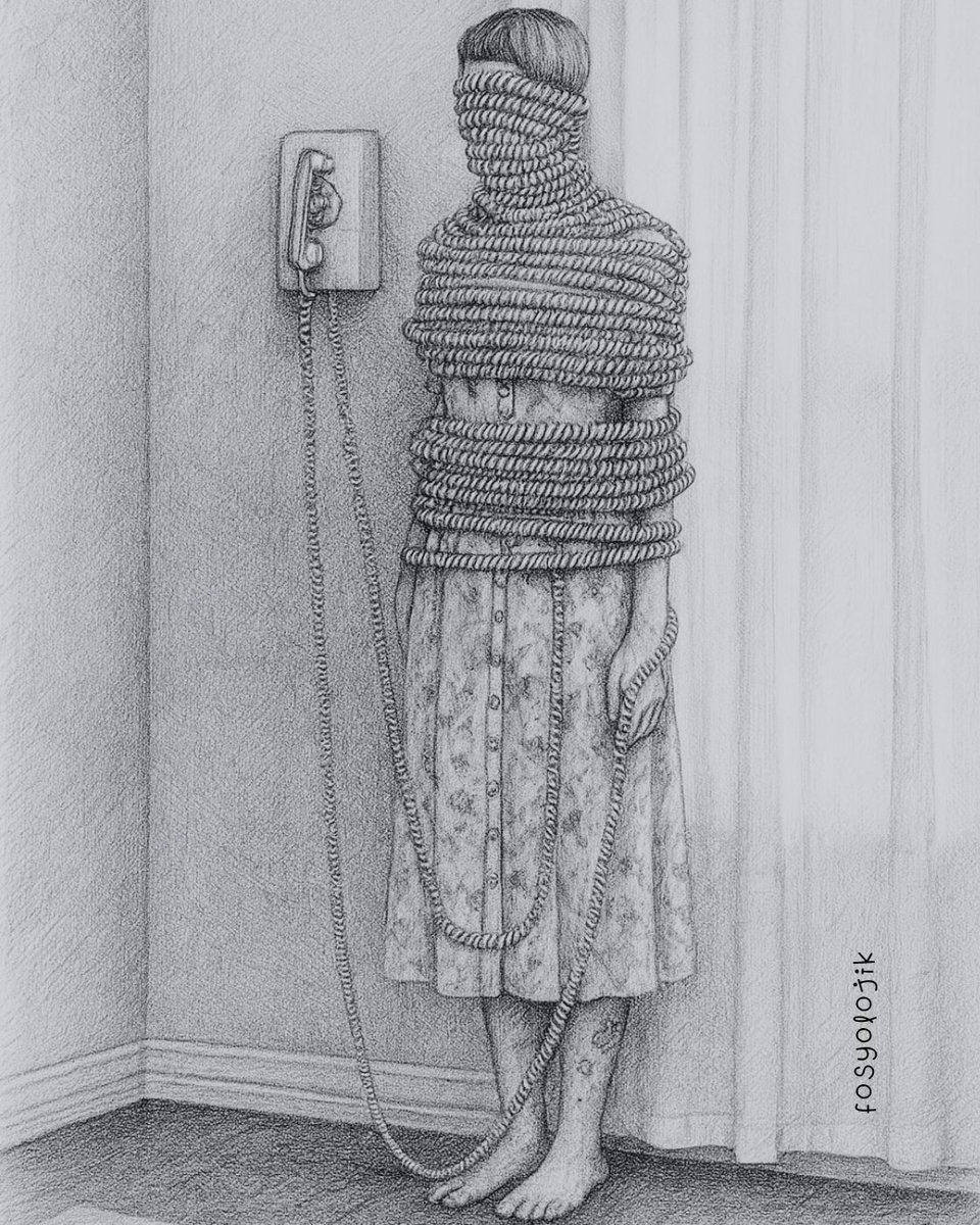 Birileri bir yere gidecekti. Uzaya mesela.

Hatta gidiliyordu da neredeyse…

Bavula iki tane Tolstoy, üç tane Camus sıkıştırılmıştı. Ama sonra ne oldu? Z kuşağı Tik Tok çekti kahvesine tarçın döktü kahvaltıda avokado yedi. Tam uzay aracına binecektik ki şarjları 10 kaldı diye