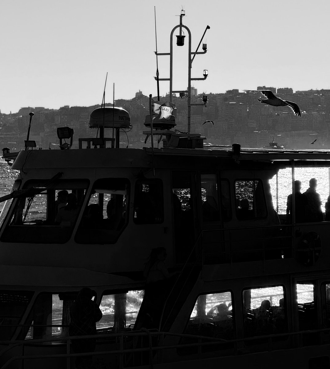 bir vapur iskelesinde ✨ -Üsküdar