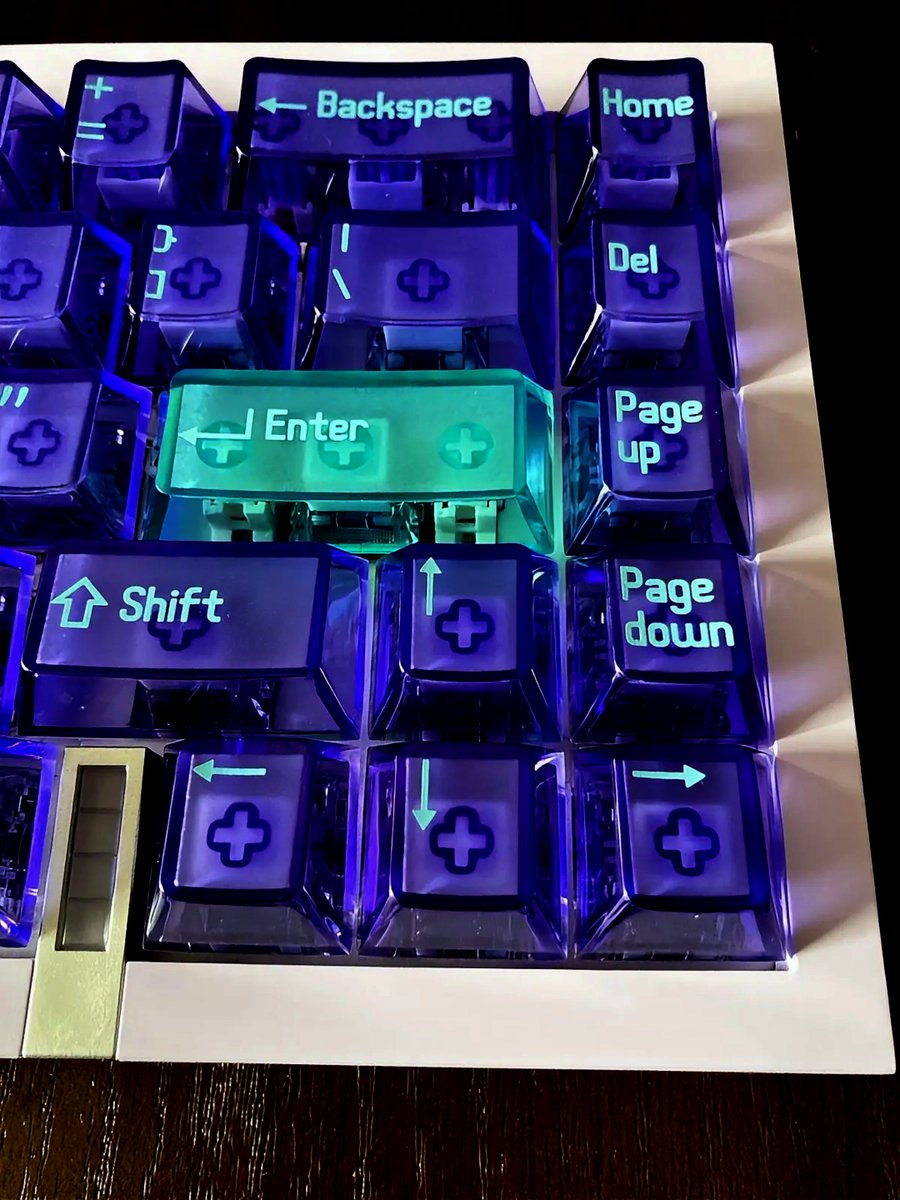 This one just arrived, and it gets me excited because I remember how good Made67 was. This new Real67 from <a href="/MelGeekworld/">MelGeek</a> can be a real banger, but tests will reveal everything. And these keycaps.... Thank you, <a href="/MelGeekworld/">MelGeek</a>, for your trust. Thanks <a href="/aadihsoy_/">soy</a> for your support as