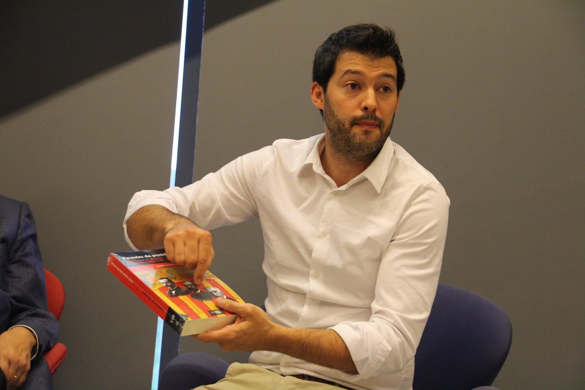 jvmestrenogue's tweet image. Quin goig compartir amb tants martorellencs la presentació de la #3aEdició de #ParaulesDePresident i #NacióIEstat a la @bibmartorell!
Moltes gràcies @xavifono, Salvador Esteve i Jaume Giró per conversar sobre el país i la importància de fer obra de govern per avançar.