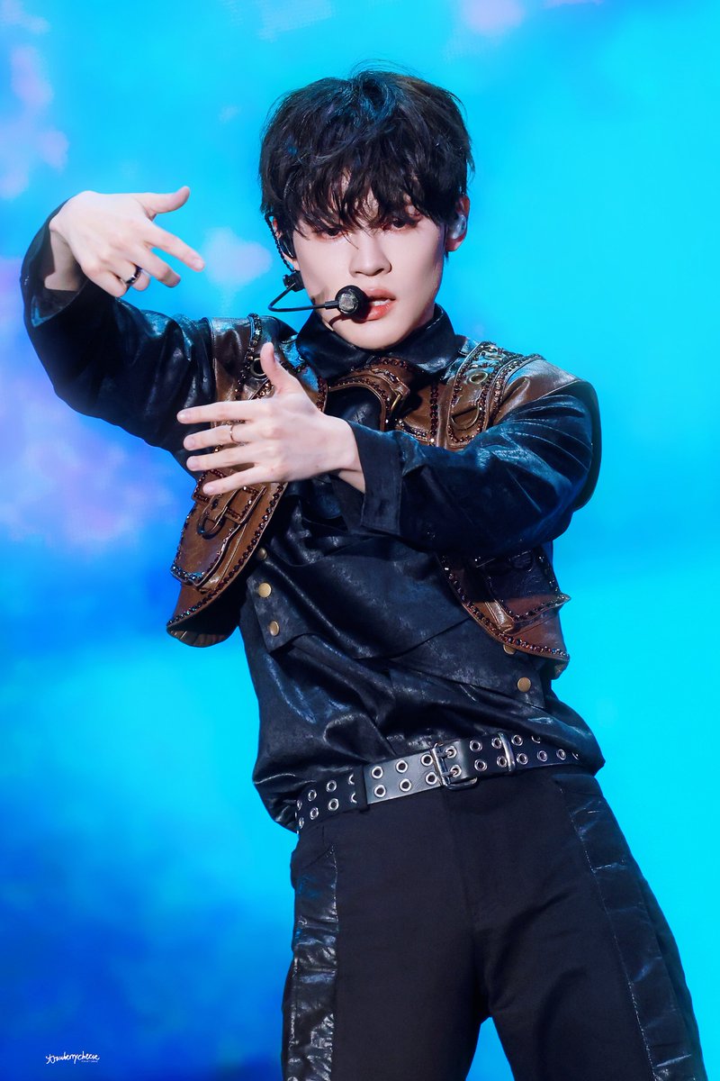 𝐒𝐭𝐫𝐚𝐰𝐛𝐞𝐫𝐫𝐲𝐂𝐡𝐞𝐞𝐬𝐞. tweet media