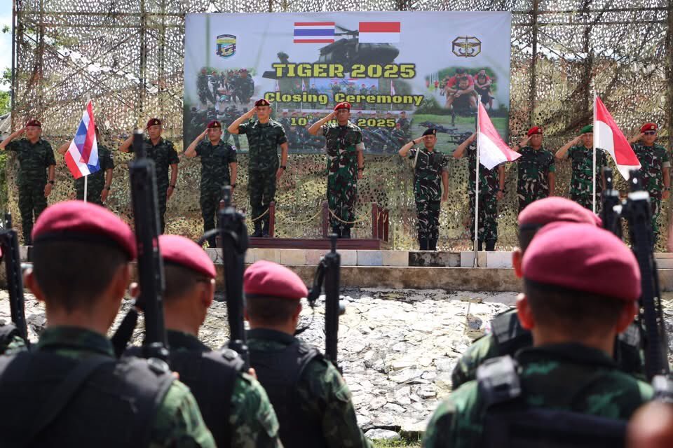 jeabPum's tweet photo. การฝึกผสมระหว่าง รพศ.4 (ทบ.ไทย) และหน่วย Kopassus ที่ 1 (ทบ.อินโดนีเซีย)
ในรหัส TIGER 2025 https://t.co/G58ml8oAuj