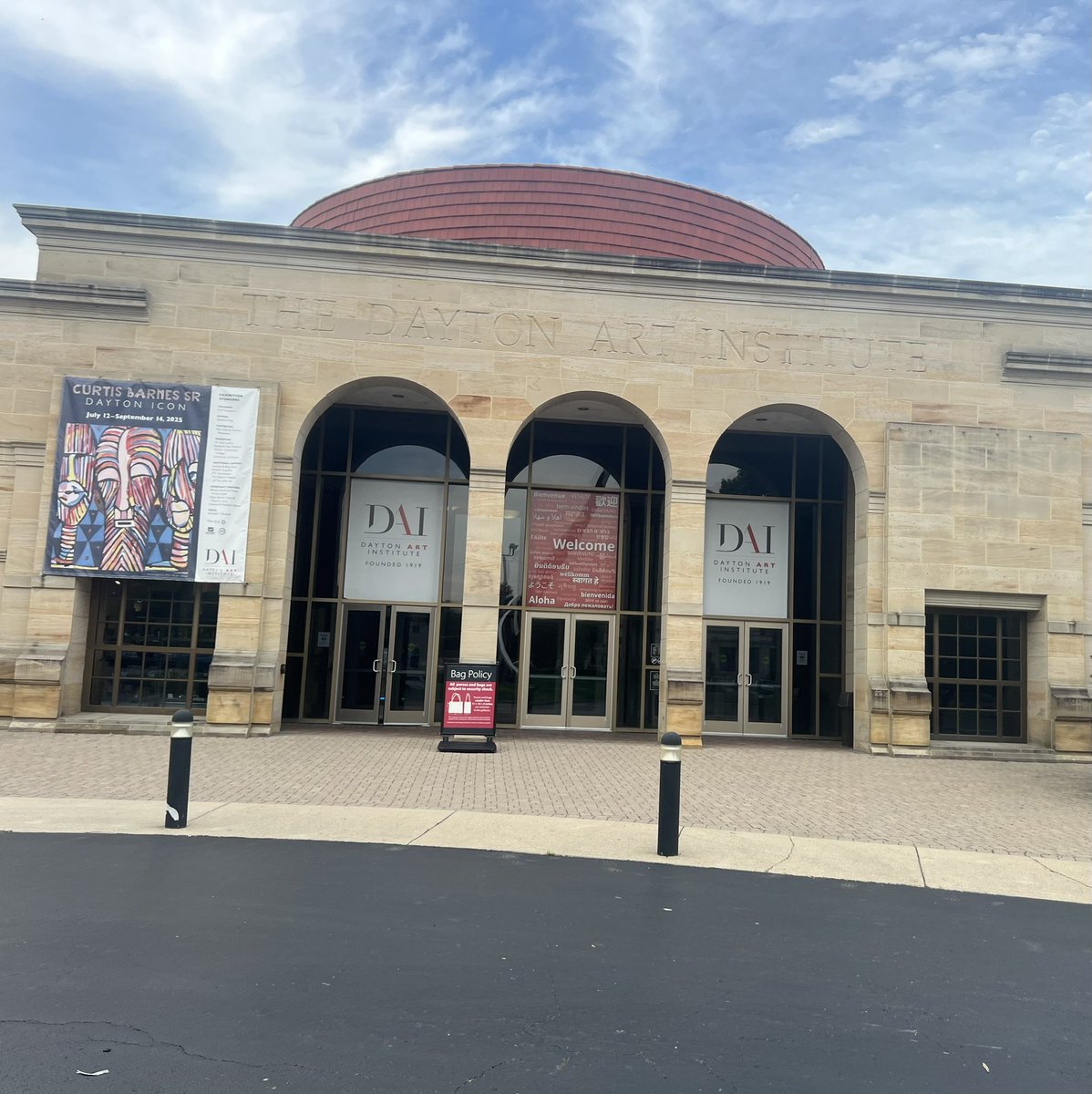 willisb_jr's tweet image. Yesterday, I had the privilege of attending the reception for Dayton icon Curtis Barnes Sr, whose art exhibition is currently on display at the Dayton Art Institute. I didn’t snap any photos of the artwork because this is truly an experience you have to see in person! The…