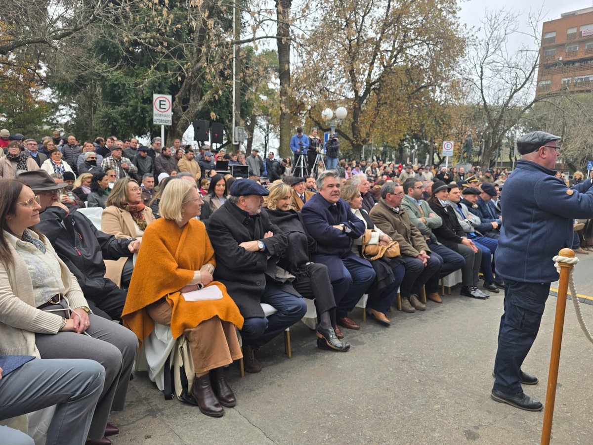 cdcamy's tweet image. En Trinidad, participando de la ceremonia de asunción de nuestro compañero @IrazabalDiego, como nuevo Intendente del departamento de Flores.
