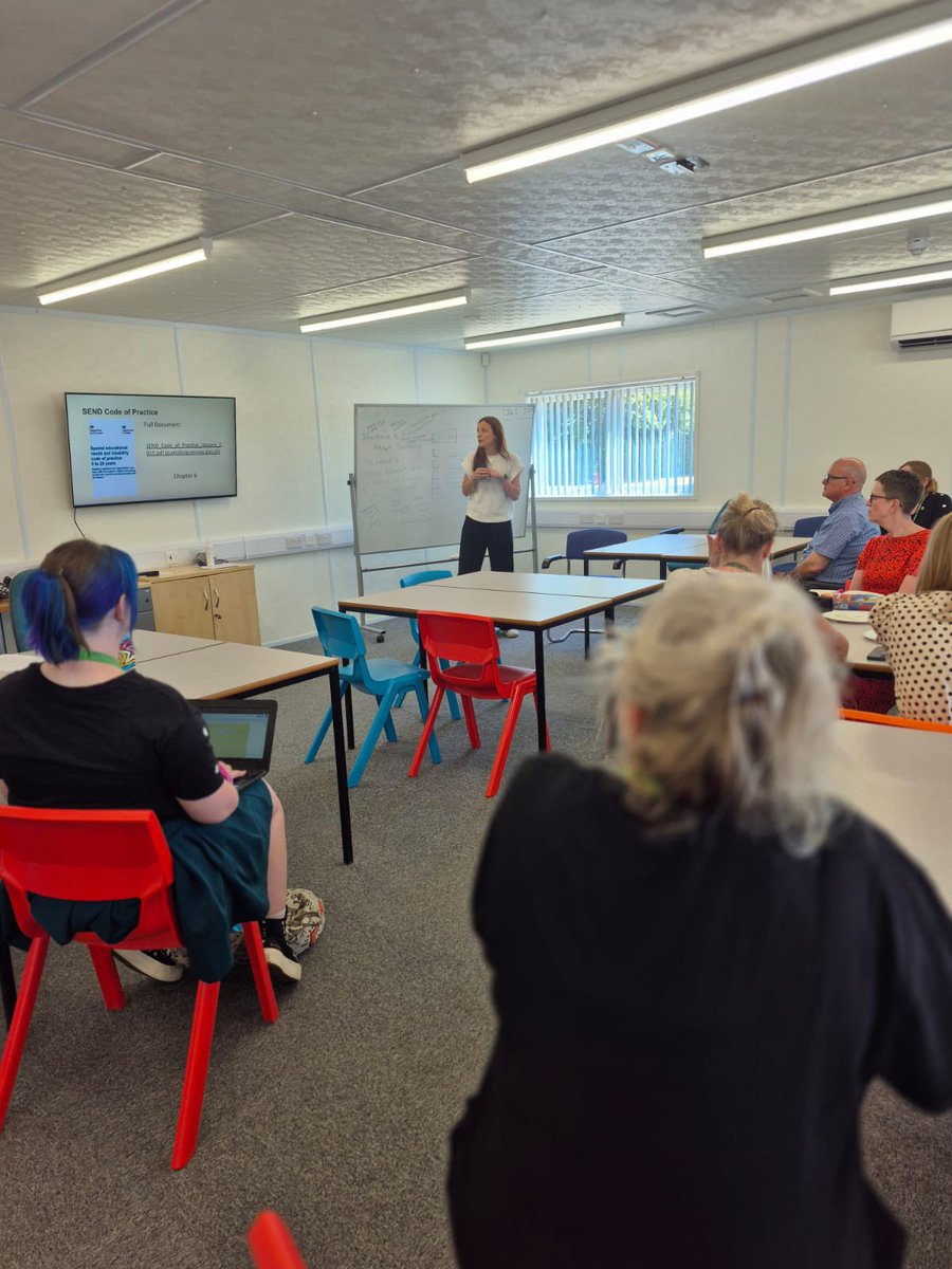 Cedars_Upper's tweet image. A huge thank you to Kerry for delivering another incredibly valuable session to our Middle Leaders today on de-escalation and emotion coaching. We&apos;re so grateful for your expertise and time! 🙏 #EmotionCoaching @ChilternLT @mjpGibbs @Umara1Qureshi