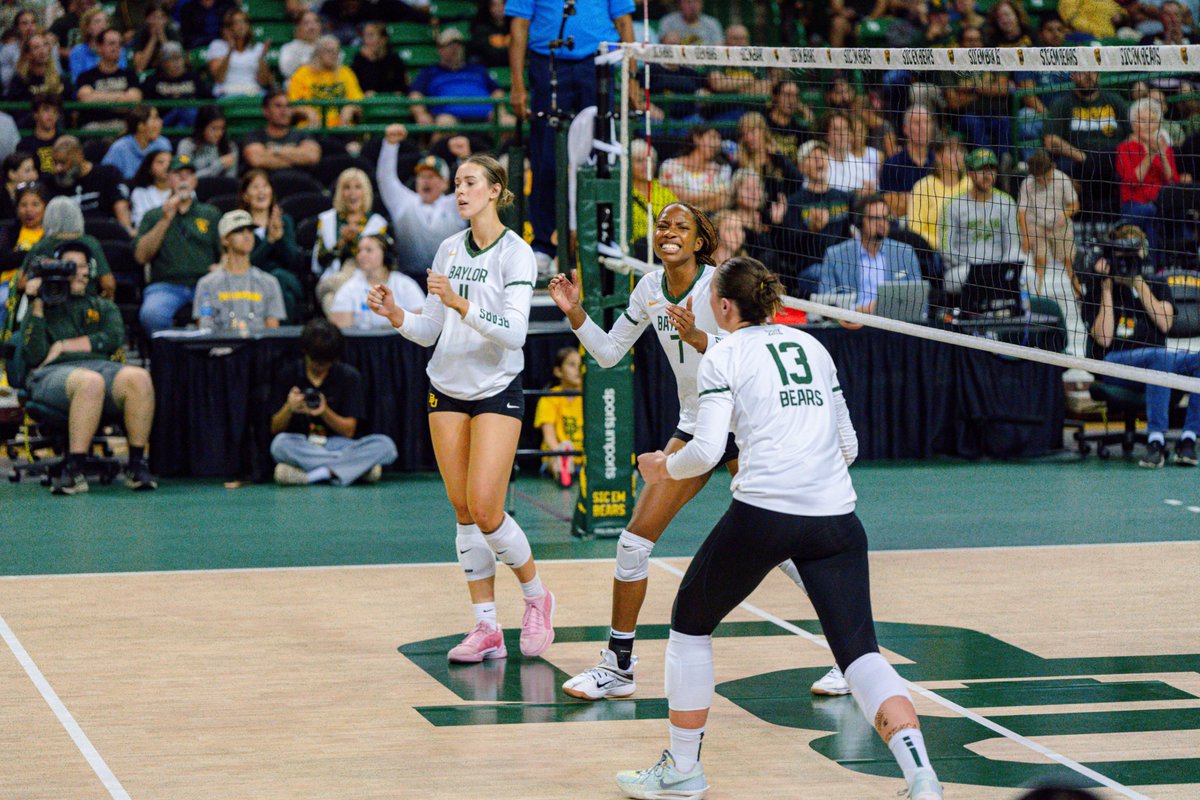 BaylorVBall's tweet image. 50 DAYS
50 days until more sic 'em serves, finger-breaking blocks, big cellies, high-level volleyball. Back to the sport that we love!
🎟️baylorbea.rs/VBTix
#SicEm🐻🏐