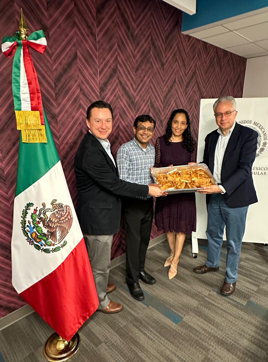 Hoy tuvimos el gusto de recibir a Nayeli y a Ravi del restaurante “La Lotería” en South Chesterfield, VA
Gracias por los deliciosos volovanes que nos trajeron. ¡Los compartiremos con nuestro público de hoy!