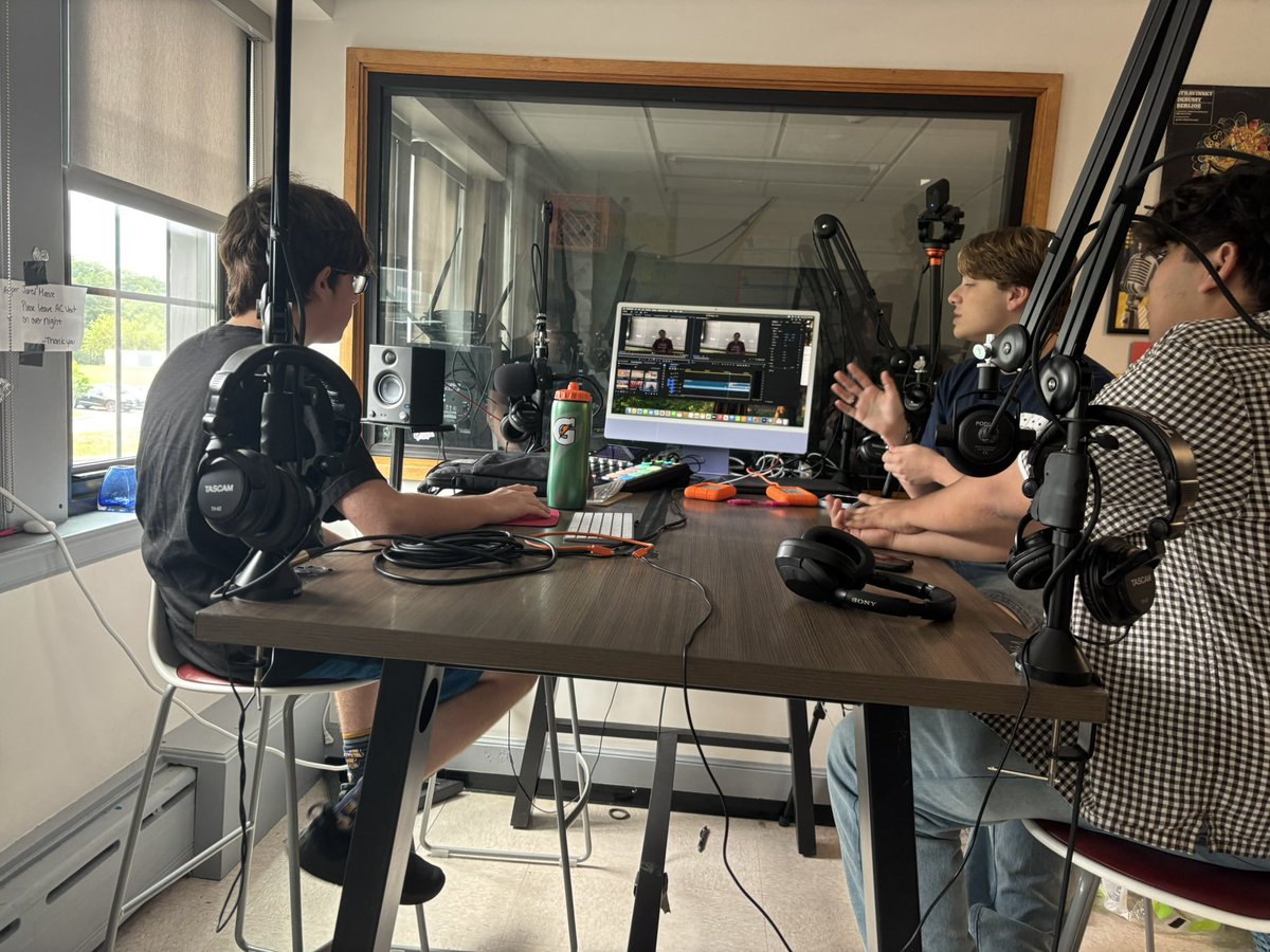 Ossining Media (@ossiningtv) on Twitter photo 🎬 TikTok Challenge at OHS TV Broadcasting Camp!
Campers took on the latest Chromebook TikTok trend—planning, filming, and editing their own creative takes!
Watch these rising creators bring their ideas to life! youtu.be/RkvPF3IAL-I
#Opride <a href="/OssiningSchools/">Ossining UFSD</a> <a href="/OUFSD_Arts/">Kate Mathews</a> 🎬 TikTok Challenge at OHS TV Broadcasting Camp!
Campers took on the latest Chromebook TikTok trend—planning, filming, and editing their own creative takes!
Watch these rising creators bring their ideas to life! youtu.be/RkvPF3IAL-I
#Opride <a href="/OssiningSchools/">Ossining UFSD</a> <a href="/OUFSD_Arts/">Kate Mathews</a>
