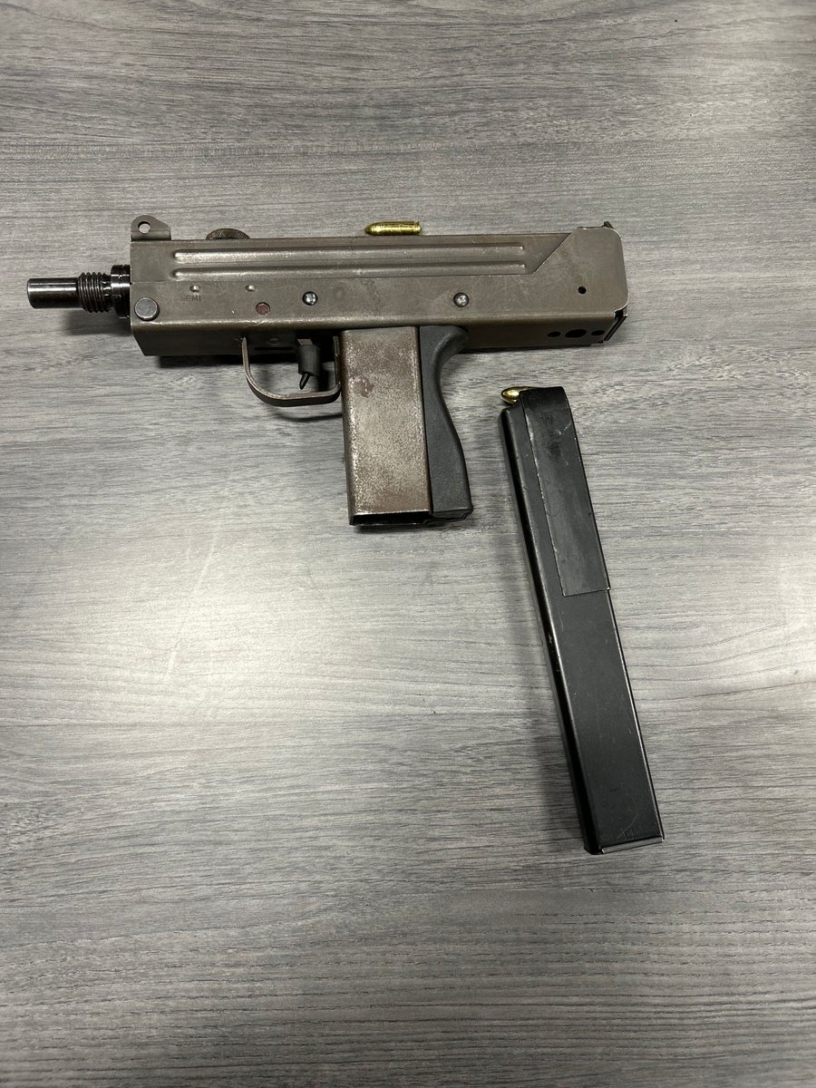 usparkpolicepio's tweet image. Since the end of May, United States Park Police Officers have seized over 30 illegal firearms throughout the Washington, D.C. area. Last night, USPP officers seized another dangerous firearm and continue to demonstrate our commitment to keeping the community safe.
