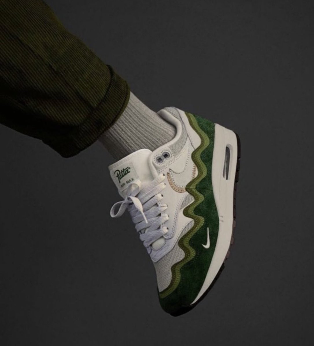 JustFreshKicks's tweet image. Nike x Patta ‘Forest Green’ concepts 🌲