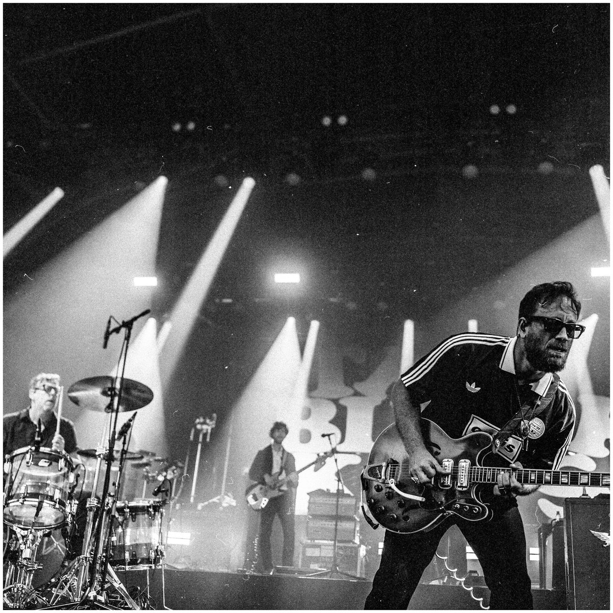 The Black Keys (@theblackkeys) on Twitter photo London! Whoβs ready for Ally Pally Park tomorrow night? A few tickets remain, get yours here: tix.to/BlackKeys
πΈ <a href="/larryniehues/">larry niehues</a> London! Whoβs ready for Ally Pally Park tomorrow night? A few tickets remain, get yours here: tix.to/BlackKeys
πΈ <a href="/larryniehues/">larry niehues</a>