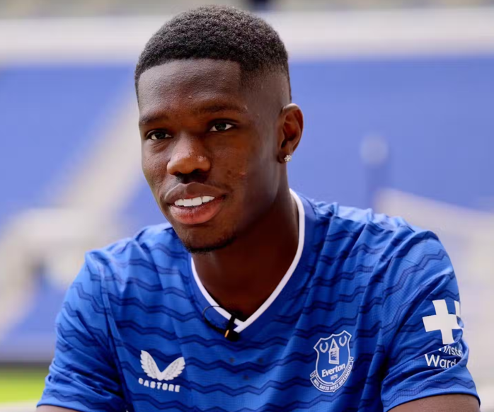 EllBretland's tweet image. &quot;Such career progression is exceptional but that&apos;s what makes Thierno, Thierno. He believes in himself, learns from mistakes and knows he hasn’t reached his potential yet.” 🔵⚽️

A feature on Everton&apos;s new striker having spoken to those who know him best.

ellbretland.substack.com/p/the-rise-of-…