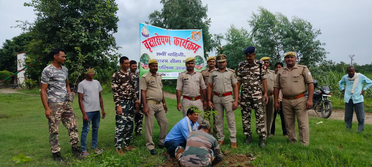 DudhwaTR's tweet image. एक पेड़ माँ के नाम 🌱
A plantation drive was carried out across all ranges of Dudhwa Tiger Reserve, honoring Mother Earth.
Nature is our true mother, protecting her is protecting our future.
#EkPedMaaKeNaam #PlantationDrive
@moefcc
@ntca_india @UpforestUp @raju2179 @IUCNAsia