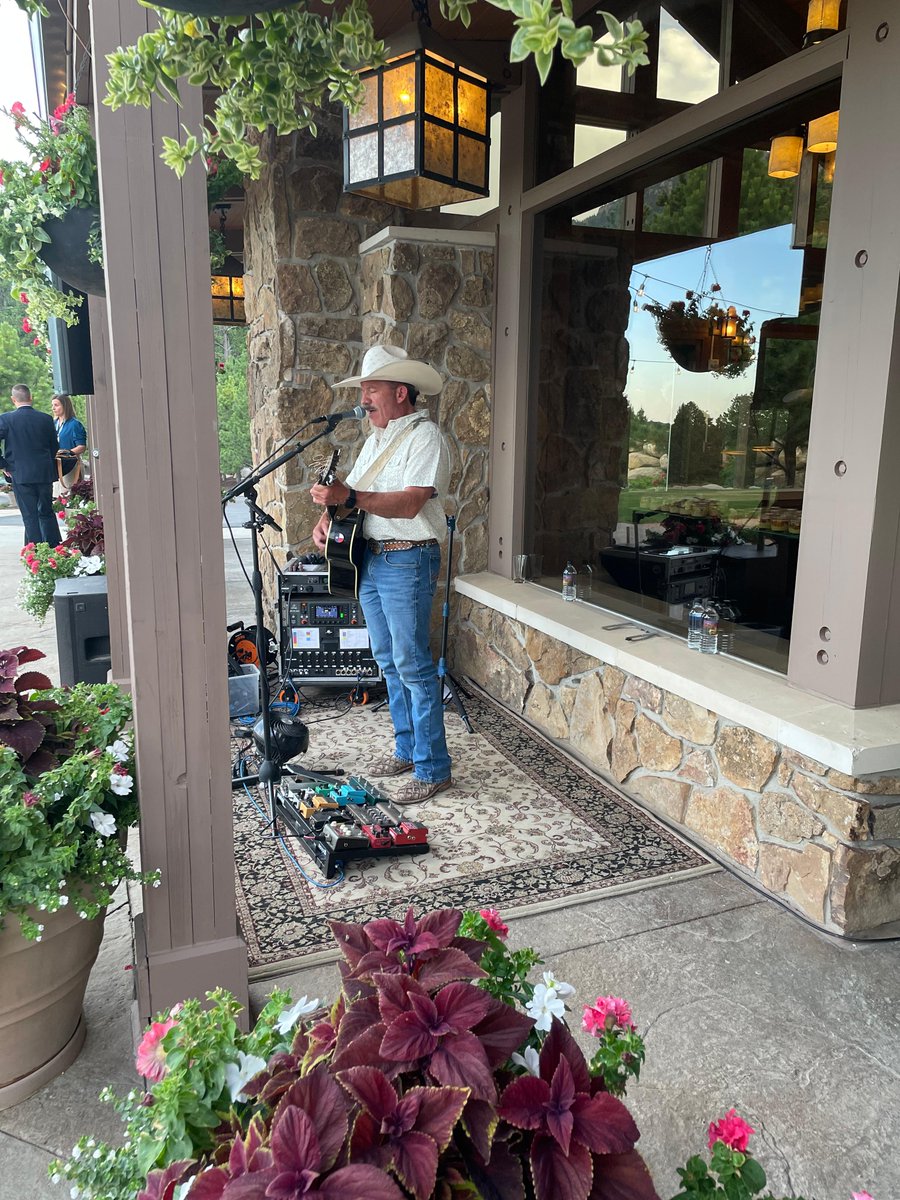 Computershare's tweet image. We had a fantastic evening at the Computershare Networking Reception during the Society for Corporate Governance's National Conference last night. Surrounded by mountain views and live music, it was the perfect way to connect. Thank you to everyone who came out and made it a…