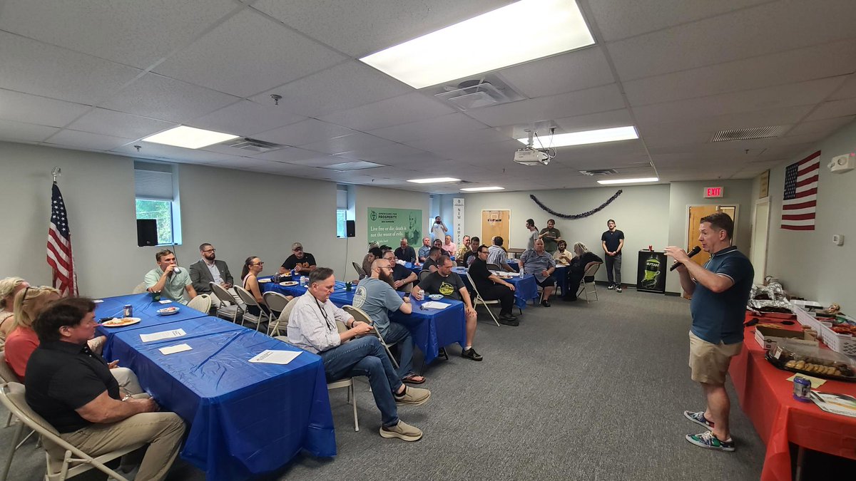 AFP_NH's tweet image. Big thank you to the great group of activists who came out to celebrate the passing of HB 649, eliminating mandatory vehicle inspections in New Hampshire! #LiveFreeorDie #nhpolitics