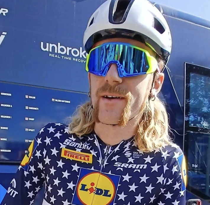 jake_zuckerman's tweet image. More Americans should know that this is the fit of the U.S. men's cycling national champion at the Tour de France this year.