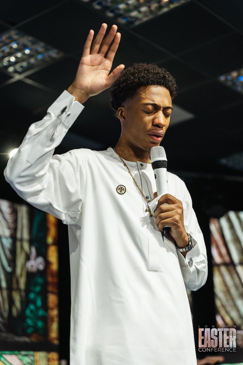 uebertangeljr's tweet image. I was a slave, but your love has found me.
I’m drenched in your embrace . I love the way you love me Lord.