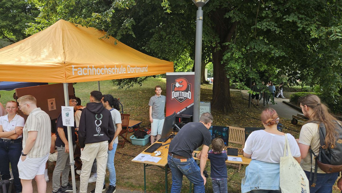 Dortmund eSports (@dortmundesports) on Twitter photo Bis 20:00 findet heute das Sommerfest der <a href="/TU_Dortmund/">TU Dortmund</a> auf dem Campus Nord statt. Selbstverständlich unterstützen wir die <a href="/UEDortmund/">Uni eSports Dortmund</a> mit unserer Hardware, um den Studenten und euch vor Ort ein Gaming Erlebnis zu schaffen. Kommt vorbei, besucht <a href="/a_grooo/">gro | Alex Gromov</a> und spielt eine Runde Bis 20:00 findet heute das Sommerfest der <a href="/TU_Dortmund/">TU Dortmund</a> auf dem Campus Nord statt. Selbstverständlich unterstützen wir die <a href="/UEDortmund/">Uni eSports Dortmund</a> mit unserer Hardware, um den Studenten und euch vor Ort ein Gaming Erlebnis zu schaffen. Kommt vorbei, besucht <a href="/a_grooo/">gro | Alex Gromov</a> und spielt eine Runde