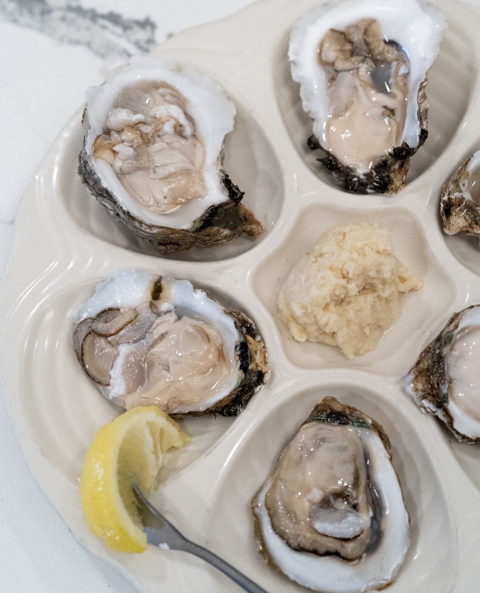 Fresh Gulf oysters + a waterfront breeze = Florida perfection. 🦪

Served by the half dozen with all the classic accompaniments—mignonette, cocktail sauce, lemon, and crackers.

#Pier22 #WaterfrontDining #GulfOysters #BradentonEats #SeafoodWithAView