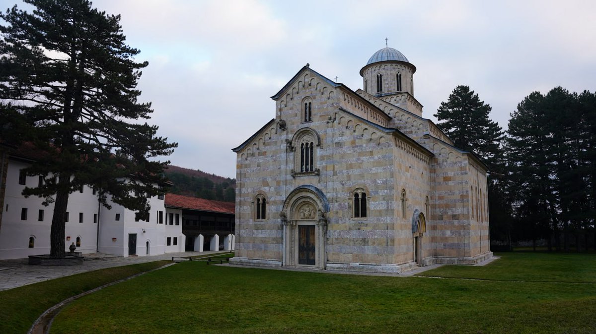 Maxime_j0nas's tweet image. 💥 Chers amis, je suis très heureux de vous annoncer la sortie de mon documentaire sur le Kosovo.
Pendant près d'une heure, plongez au cœur des communautés orthodoxes serbes persécutés sur leurs terres ancestrales.
Thread ⤵️