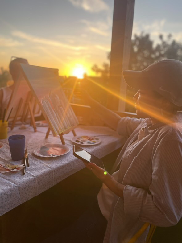 BusseyBar's tweet photo. After THE BEST chilled out SUNSET STROKES paint session last night, we're returning with another chilled workshop ran by Jess DSO at the end of the month.

📅 Tuesday 29th July

For full details and how to book - see bio link! https://t.co/v8dSyJoozc